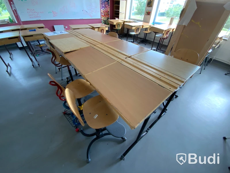 8st skolbänkar med inbyggd förvaring ink 8st stolar