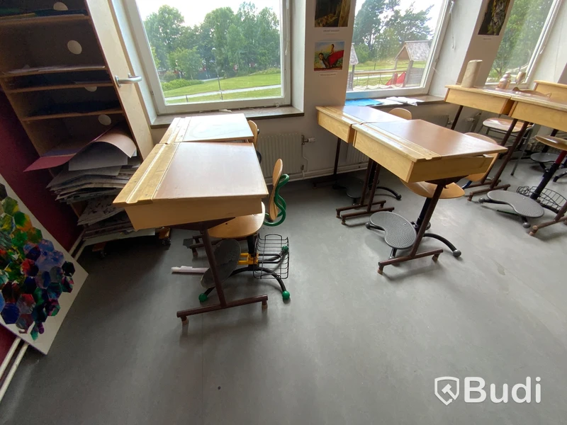 4st skolbänkar med inbyggd förvaring ink 4st stolar