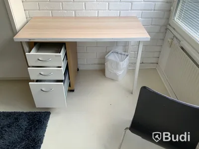 Bord ink 5st stolar samt skrivbord
