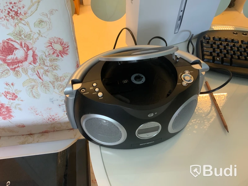 Våffeljärn, CD-spelare och scanner