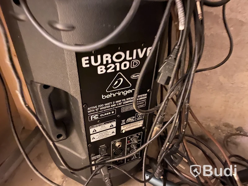 2st högtalare Eurolive 8210
