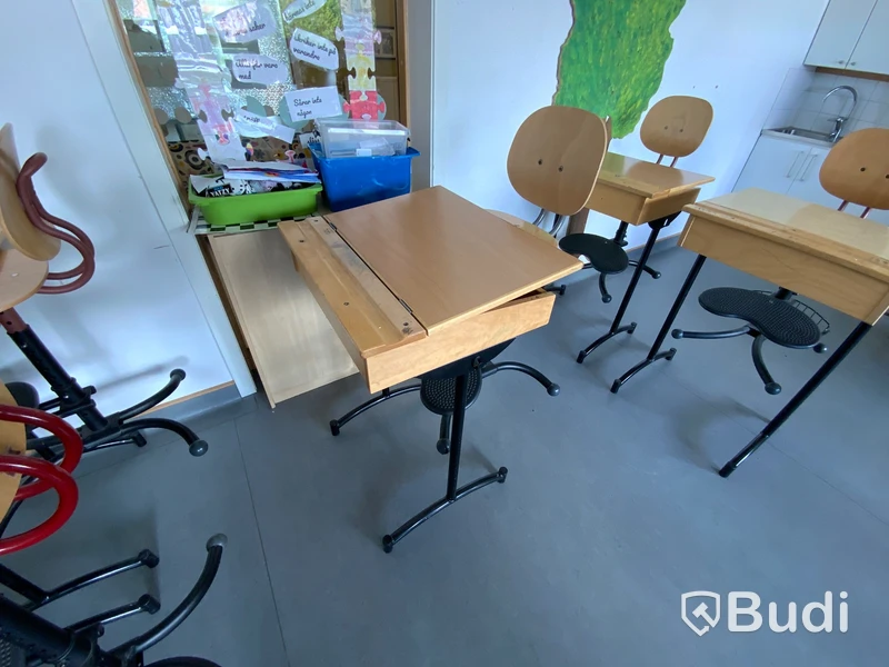 1st skolbänk med förvaring ink 1st stol