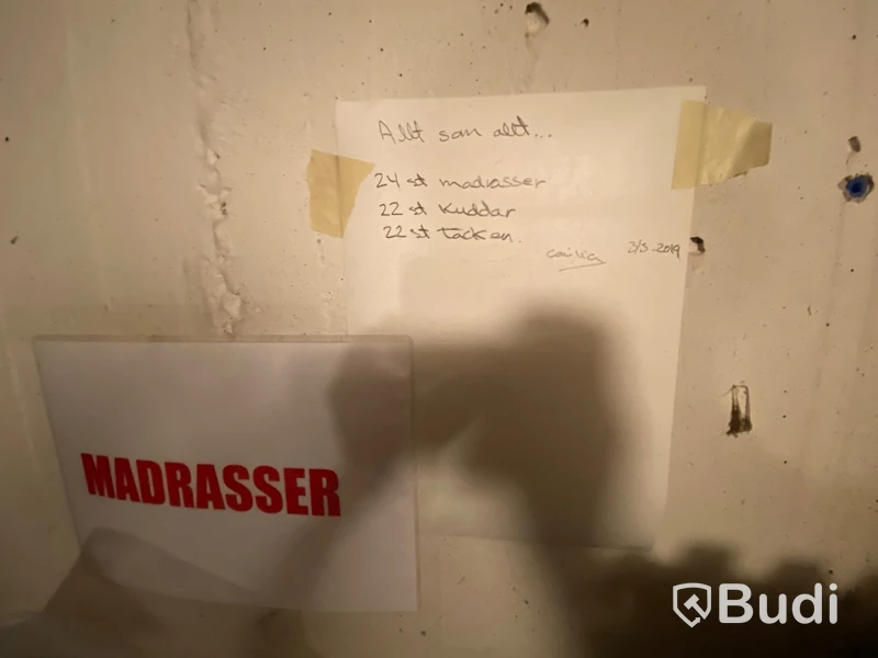 24st madrasser, 22 st kuddar samt 22st täcken