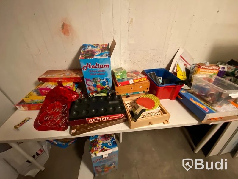 Div leksaker och spel
