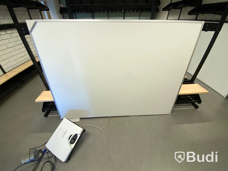 Legamaster Whiteboard samt projektor Hitachi CP-D10
