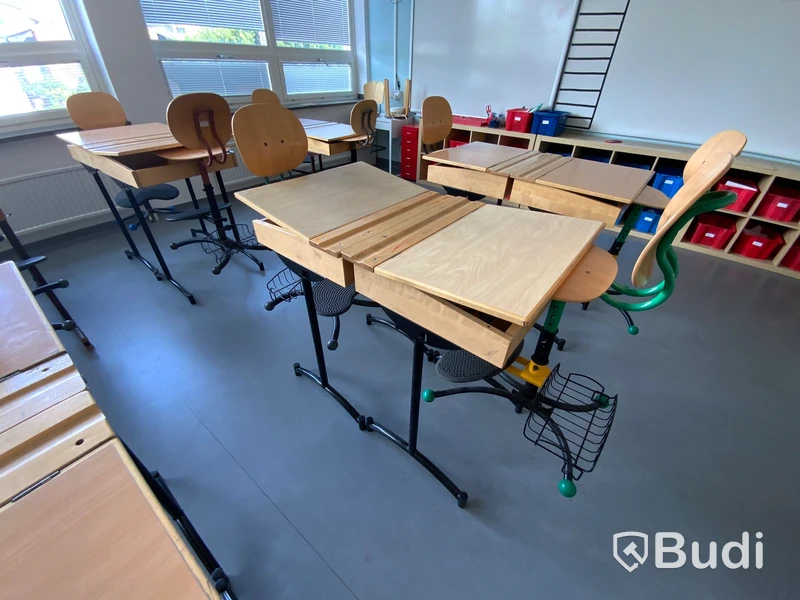 2st skolbänkar med förvaring ink 2st stolar