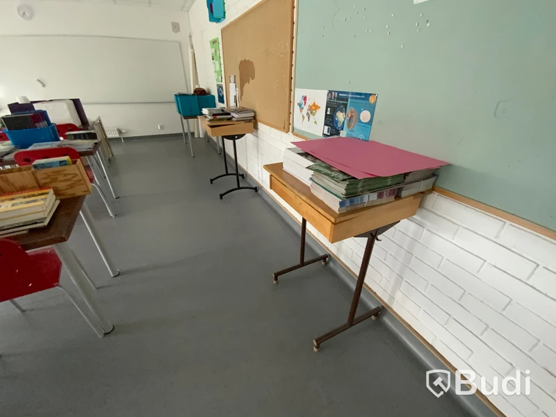 2st skolbänkar med förvaring