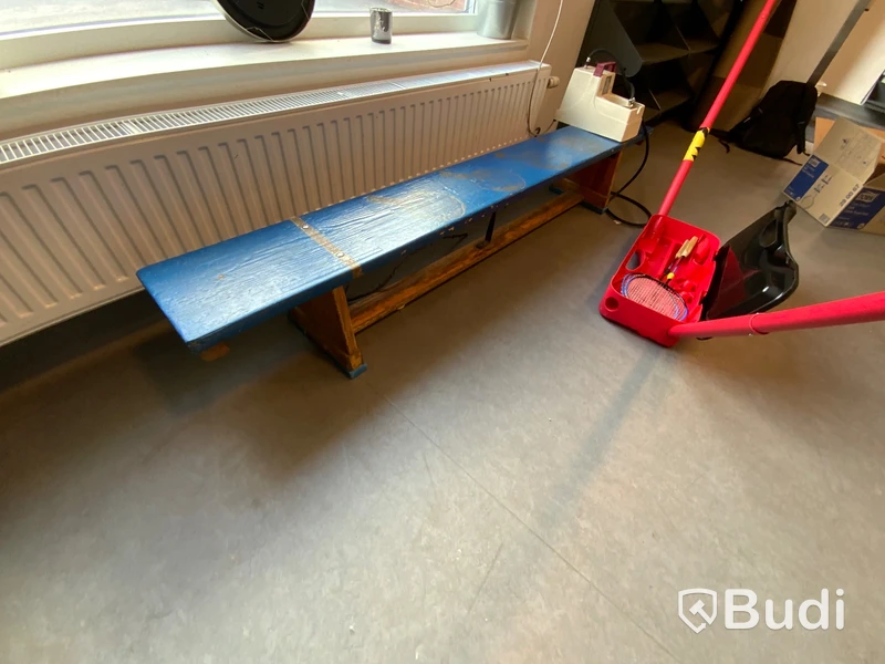 Gympasalsbänk målad
