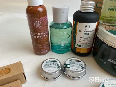 Diverse hudvård och smink från The Body Shop