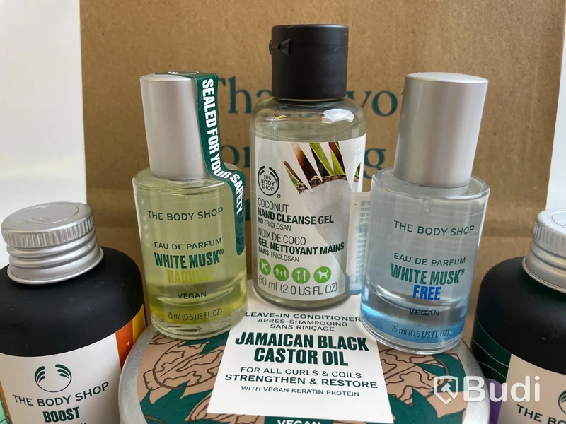 Diverse hudvård och smink från The Body Shop
