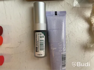 Diverse hudvård och smink från The Body Shop