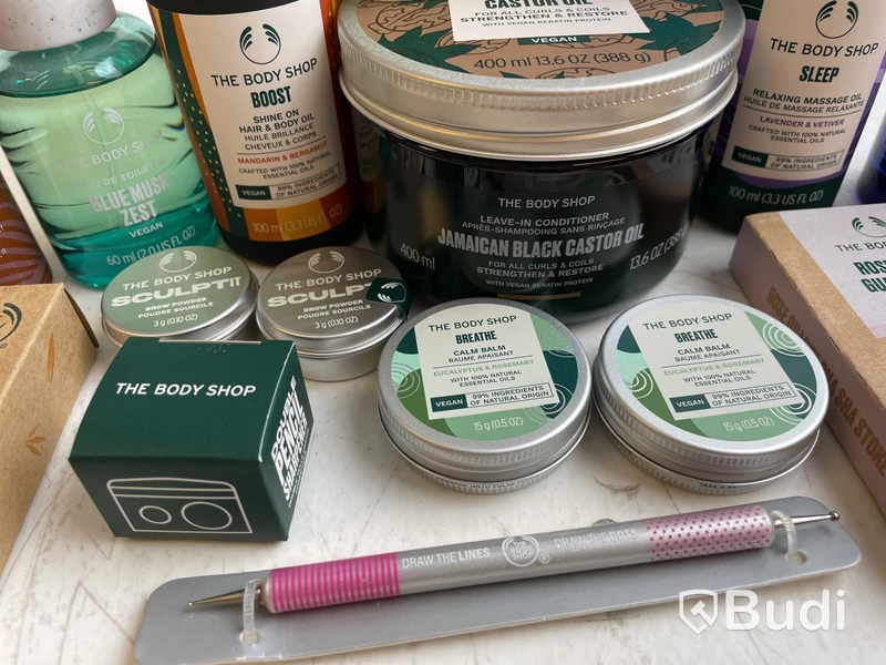 Diverse hudvård och smink från The Body Shop