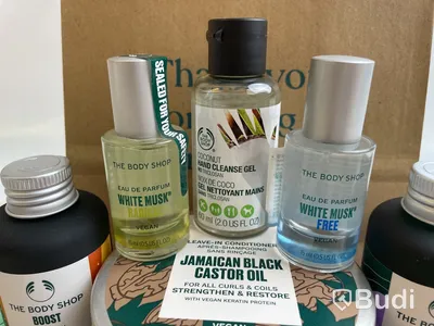 Diverse hudvård och smink från The Body Shop