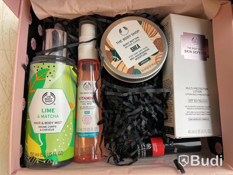 Kosmetikabox, Glossybox i samarbete med The Body Shop