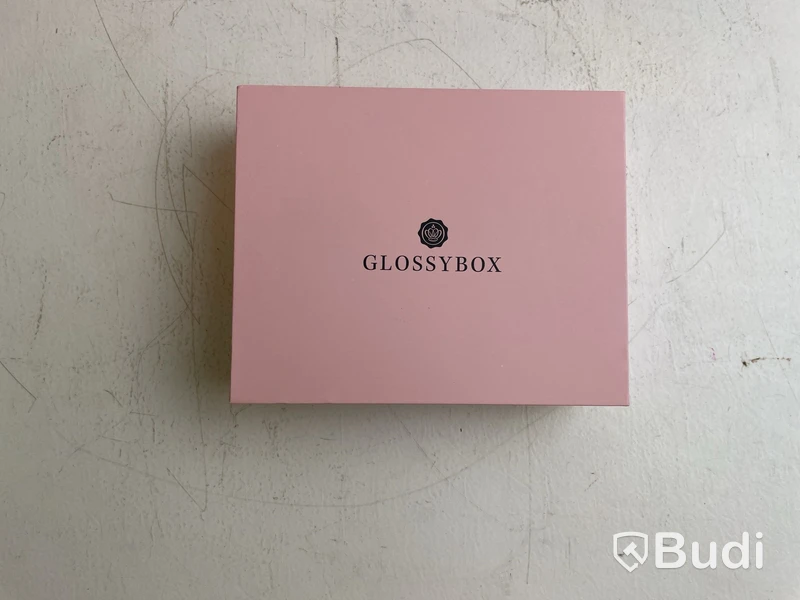 Kosmetikabox, Glossybox i samarbete med The Body Shop
