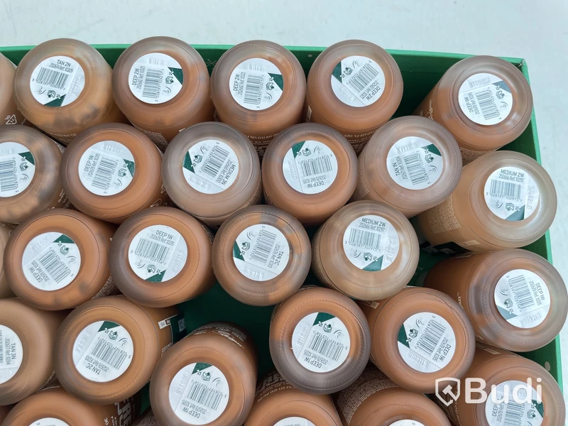 Parti med foundation Fresh Nude 30 ml, olika nyanser, The Body Shop