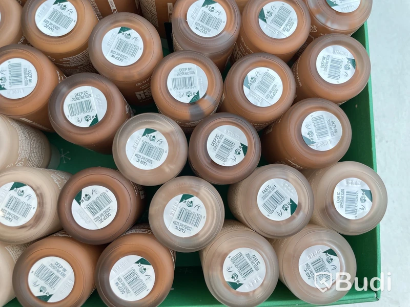 Parti med foundation Fresh Nude 30 ml, olika nyanser, The Body Shop