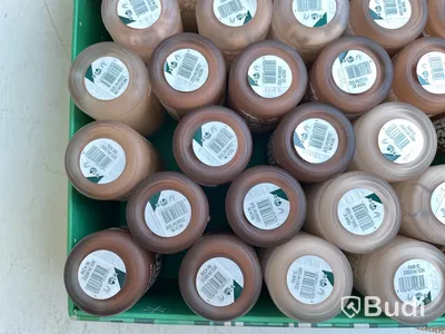 Parti med foundation Fresh Nude 30 ml, olika nyanser, The Body Shop