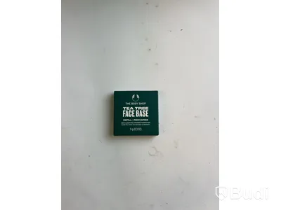 Parti med Powder Foundation Tea Tree Face Base The Body Shop