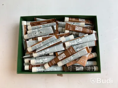 Parti med Second Skin Tint, The Body Shop