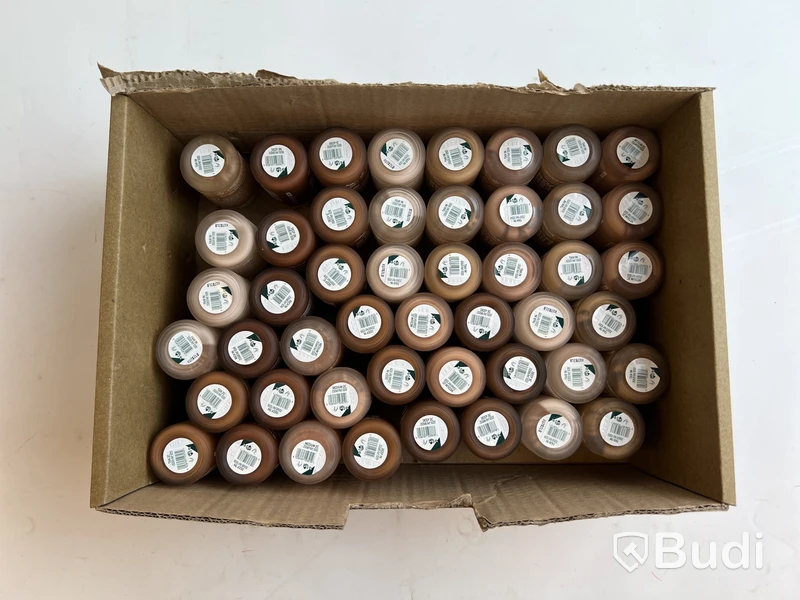 Parti med Fresh Nude Foundation 30 ml, The Body Shop