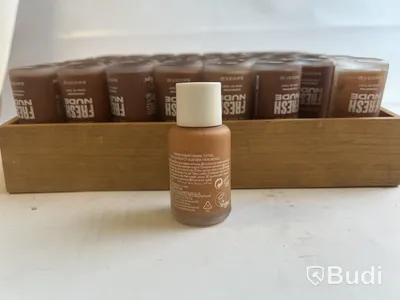 Parti med Fresh Nude Foundation 30 ml, , The Body Shop