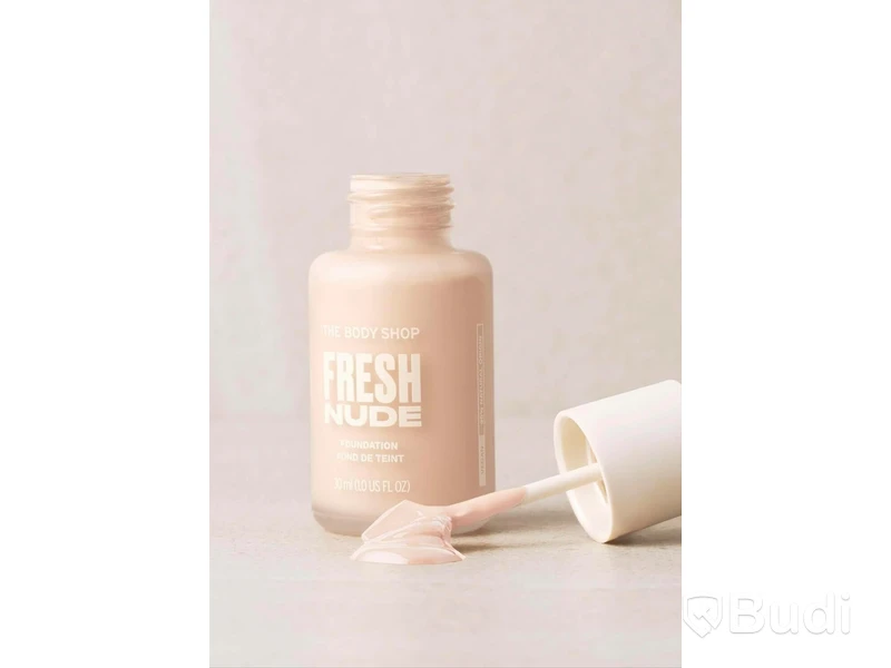 Parti med Fresh Nude Foundation 30 ml, olika nyanser, The Body Shop