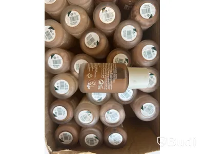 Parti med Fresh Nude Foundation 30 ml, olika nyanser, The Body Shop