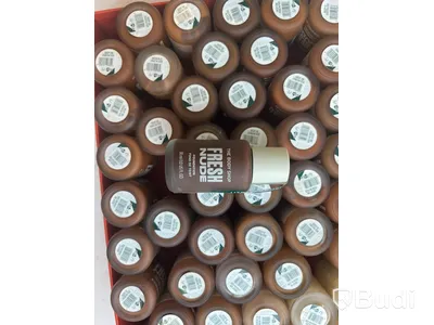 Parti med Fresh Nude Foundation 30 ml, The Body Shop
