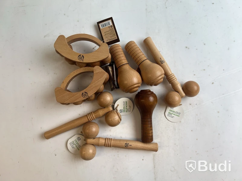 Diverse massageredskap The Body Shop