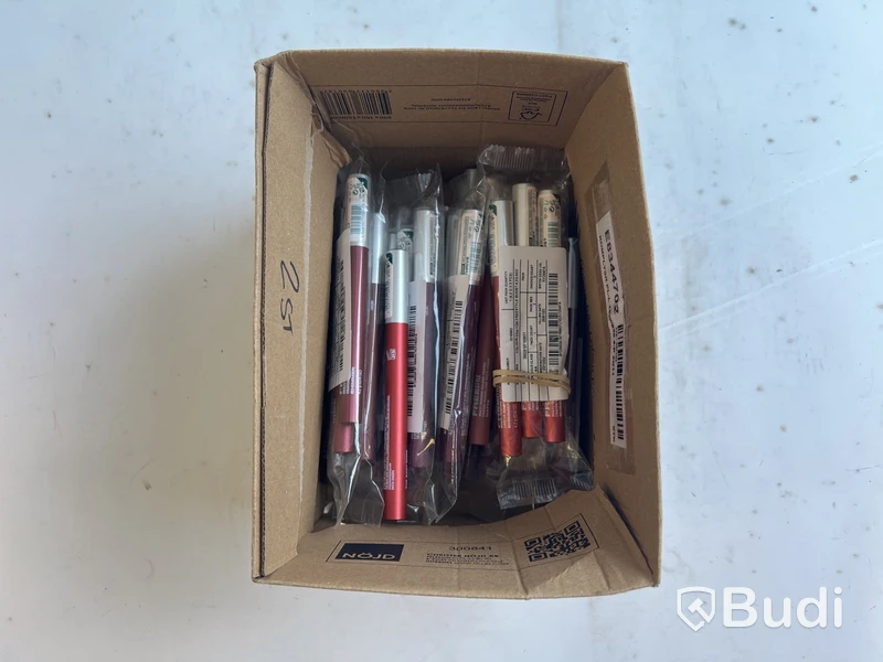 Parti med Colour Crayon Freestyle Multi-Tasking 4,2g, olika nyanser, The Body Shop