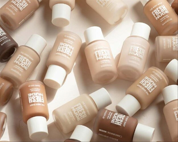 Parti med Fresh Nude Foundation 30 ml, olika nyanser, The Body Shop