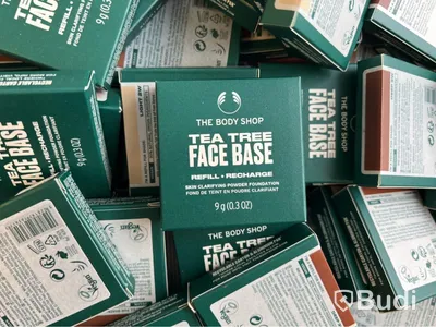 Parti med Tea Tree Face Base Powder Foundation 9 g, olika nyanser, The Body Shop