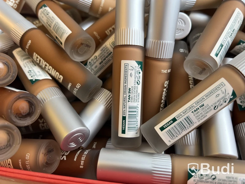 Parti med Vitamin C Concealer 8 m, olika nyanser, The Body Shop