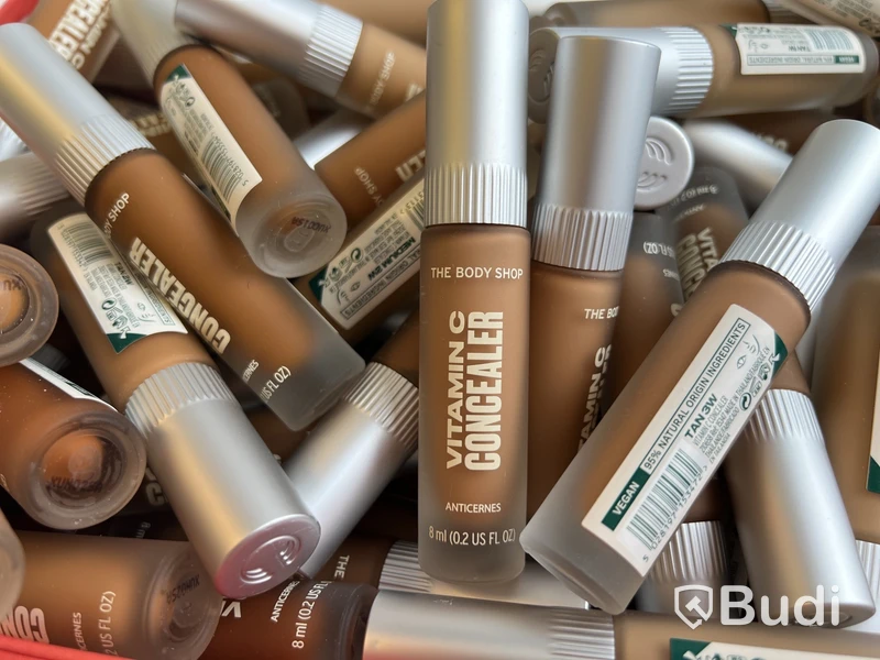 Parti med Vitamin C Concealer 8 m, olika nyanser, The Body Shop
