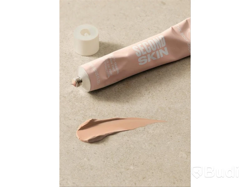 Parti med Second Skin Multi-Tasking Skin Tint 30 ml, olika nyanser, The Body Shop