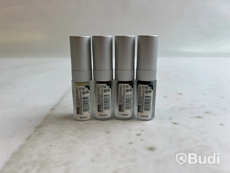 Parti med Frame It Brow Pomade 4 ml, olika nyanser, The Body Shop