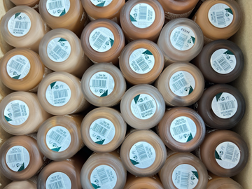 Parti med foundation Fresh Nude 30 ml, olika nyanser, The Body Shop