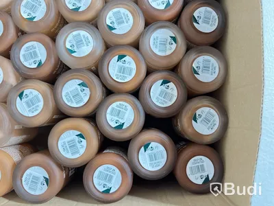 Parti med foundation Fresh Nude 30 ml, olika nyanser, The Body Shop