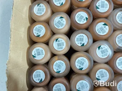 Parti med foundation Fresh Nude 30 ml, olika nyanser, The Body Shop