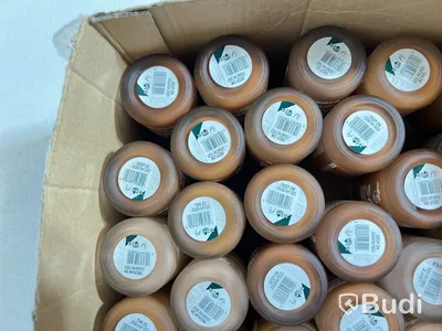 Parti med foundation Fresh Nude 30 ml, olika nyanser, The Body Shop