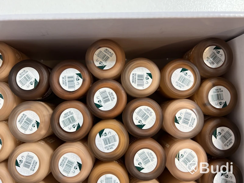 Parti med foundation Fresh Nude 30 ml, olika nyanser, The Body Shop