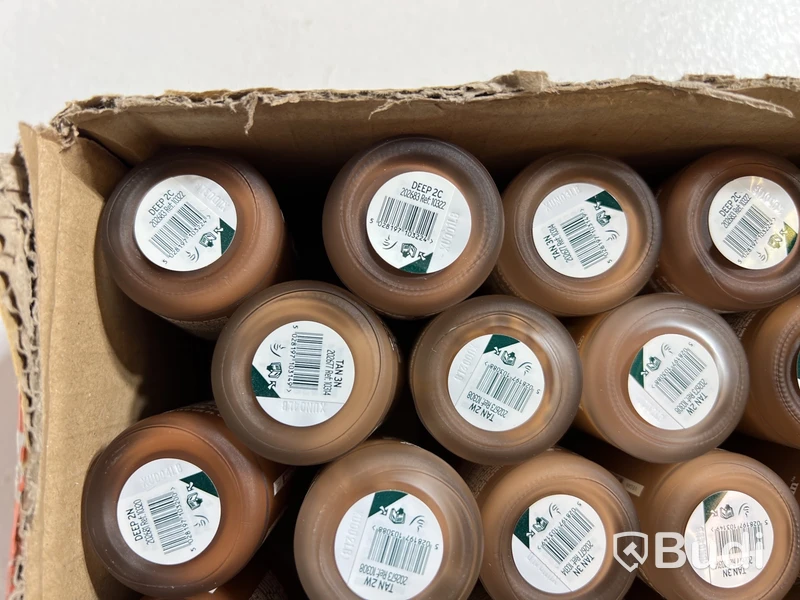 Parti med foundation Fresh Nude 30 ml, olika nyanser, The Body Shop