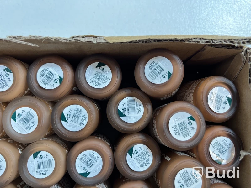 Parti med foundation Fresh Nude 30 ml, olika nyanser, The Body Shop