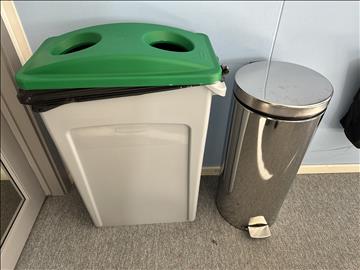 2 st avfallstunnor, Rubbermaid, Brabantia