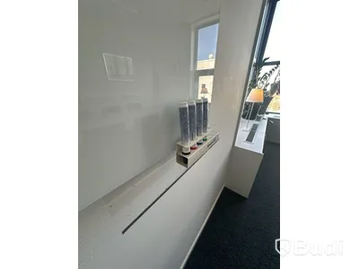 6 st bord, 12 st stolar, whiteboard