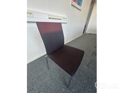 6 st bord, 12 st stolar, whiteboard