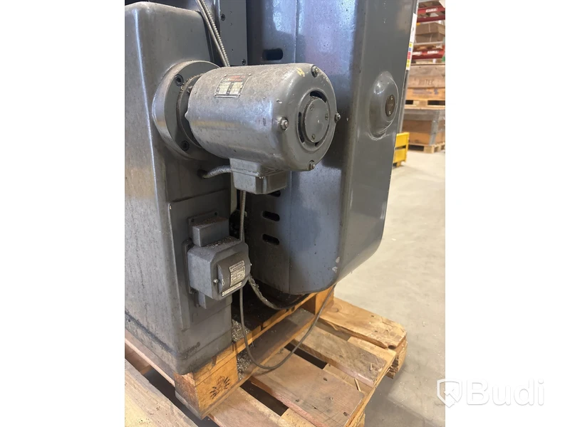 Bordsborrmaskin Hauser 3BA med tillbehör och borr.