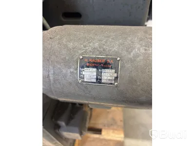 Bordsborrmaskin Hauser 3BA med tillbehör och borr.
