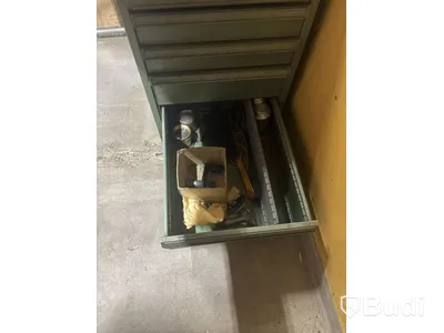 Bordsborrmaskin Hauser 3BA med tillbehör och borr.